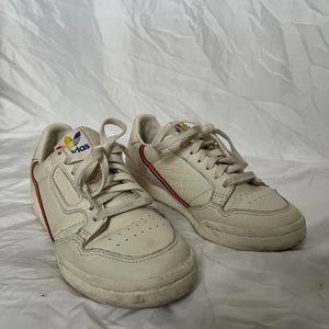 Adidas Continetial 80s Pr
Love United Edition